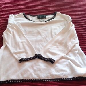 Sag Harbor White Top with Black Trim Detailing